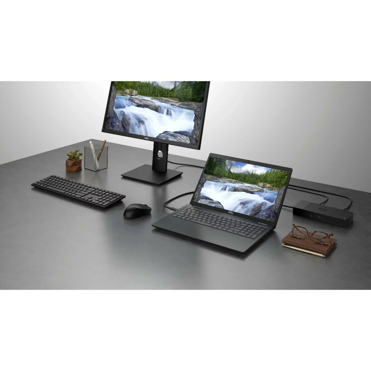 Latitude 3520 - 15.6" - Intel Core i7 1165G7 - 8 GB RAM - 256 GB SS (8604F)