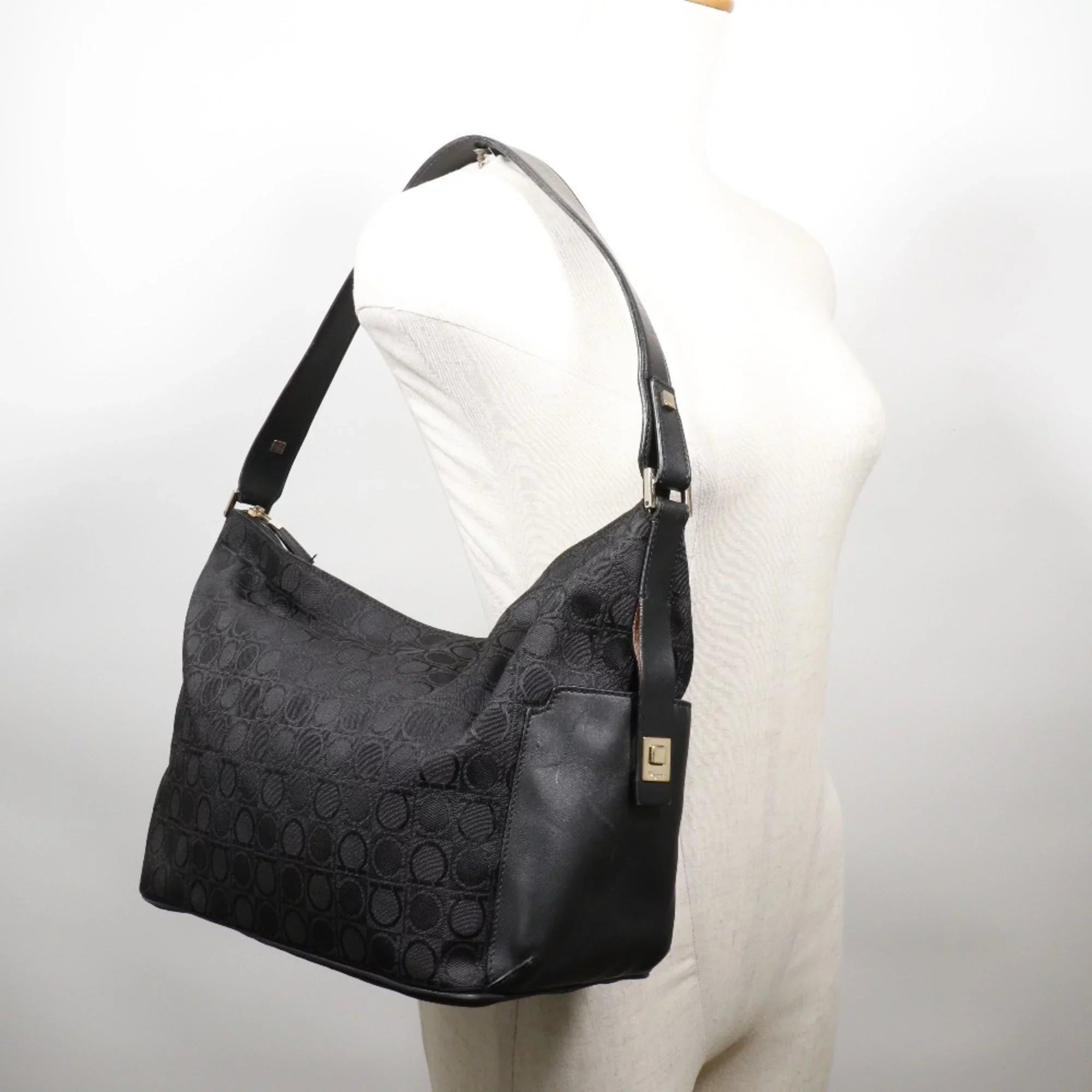 Pre-Owned Salvatore Ferragamo One Shoulder Bag Gancini AB-21 2779 Canvas x Leather Black Ladies (Fair)
