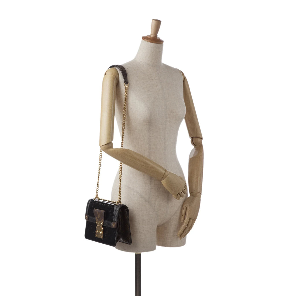 Pre-Owned Authenticated Louis Vuitton Monogram Vernis Wynwood Leather Black Crossbody Bag Unisex (Good)