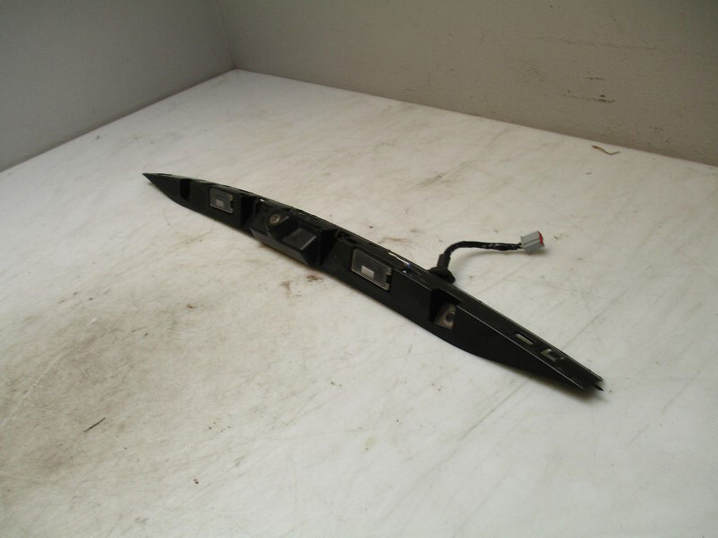 Pre-Owned 2013-2015 Ford Explorer Rear Backup Camera Assembly OEM (Good)